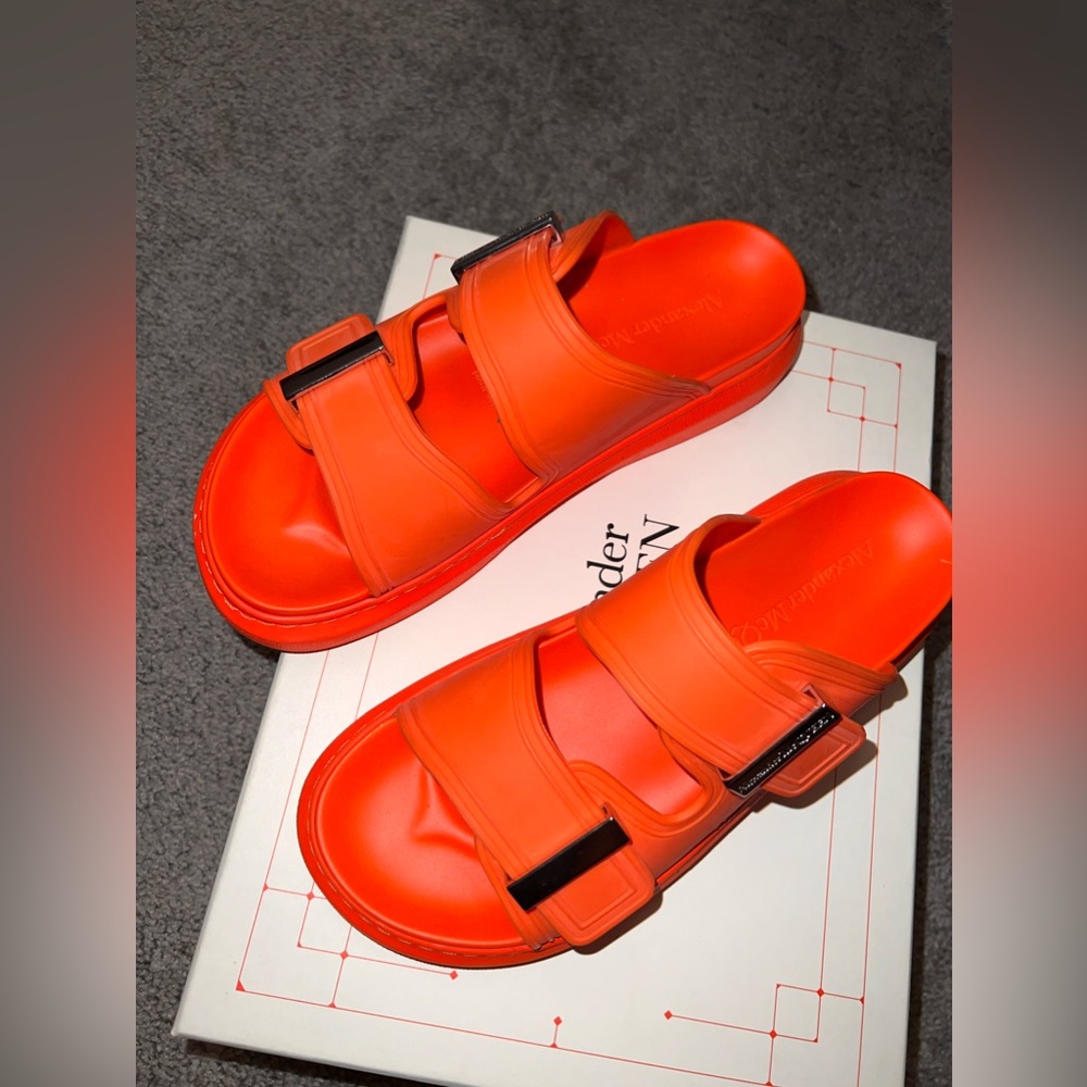 Alexander McQueen Oversized Slide Sandal - Picture 4 of 6